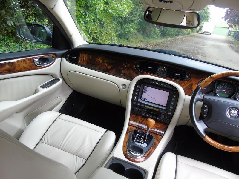 JAGUAR XJ