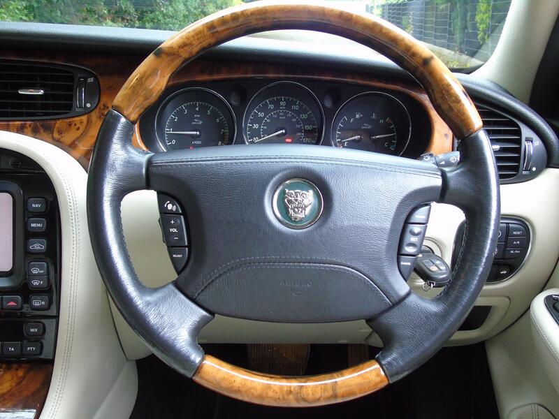 JAGUAR XJ