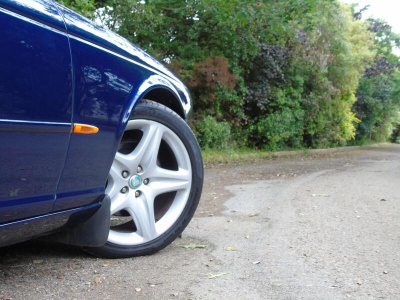 JAGUAR XJ