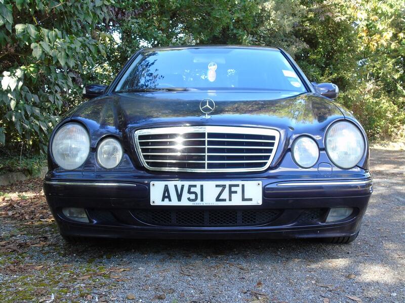 View MERCEDES-BENZ E CLASS 3.2 E320 Avantgarde