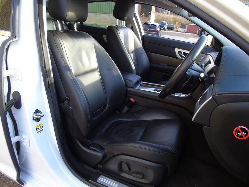 JAGUAR XF