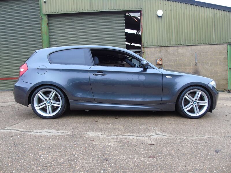 BMW 1 SERIES