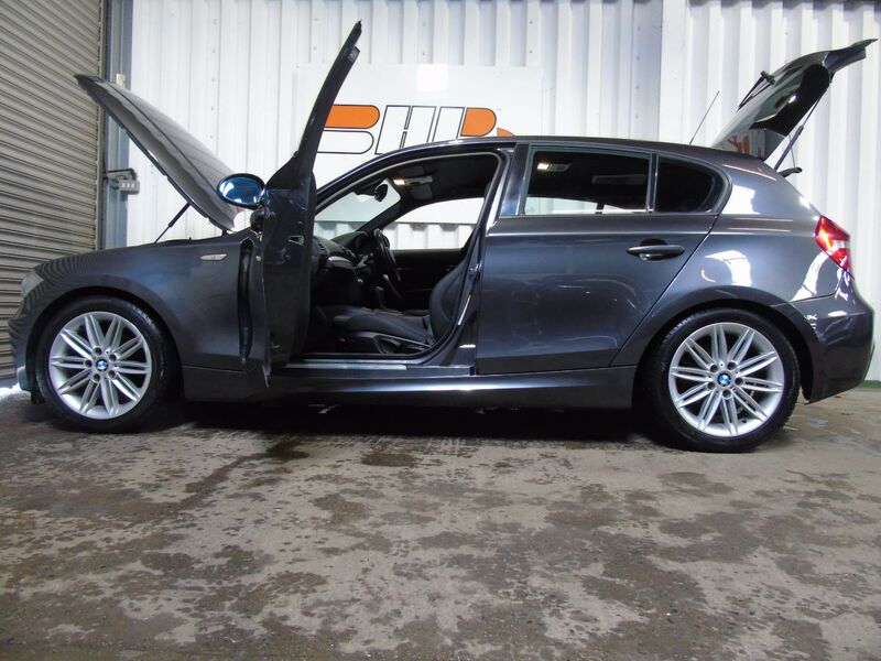 BMW 1 SERIES