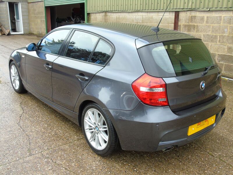 BMW 1 SERIES