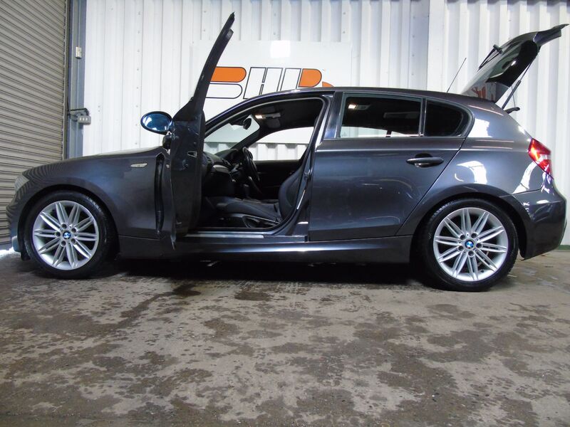 BMW 1 SERIES