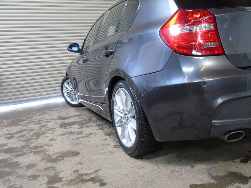 BMW 1 SERIES