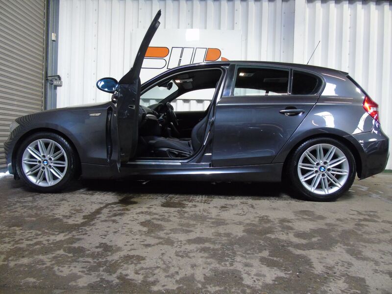 BMW 1 SERIES