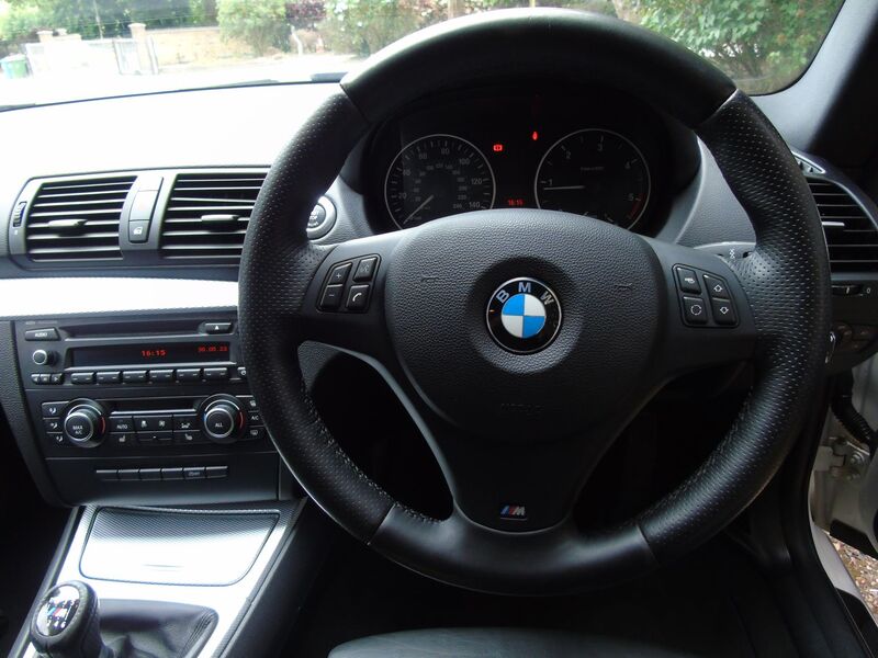 BMW 1 SERIES